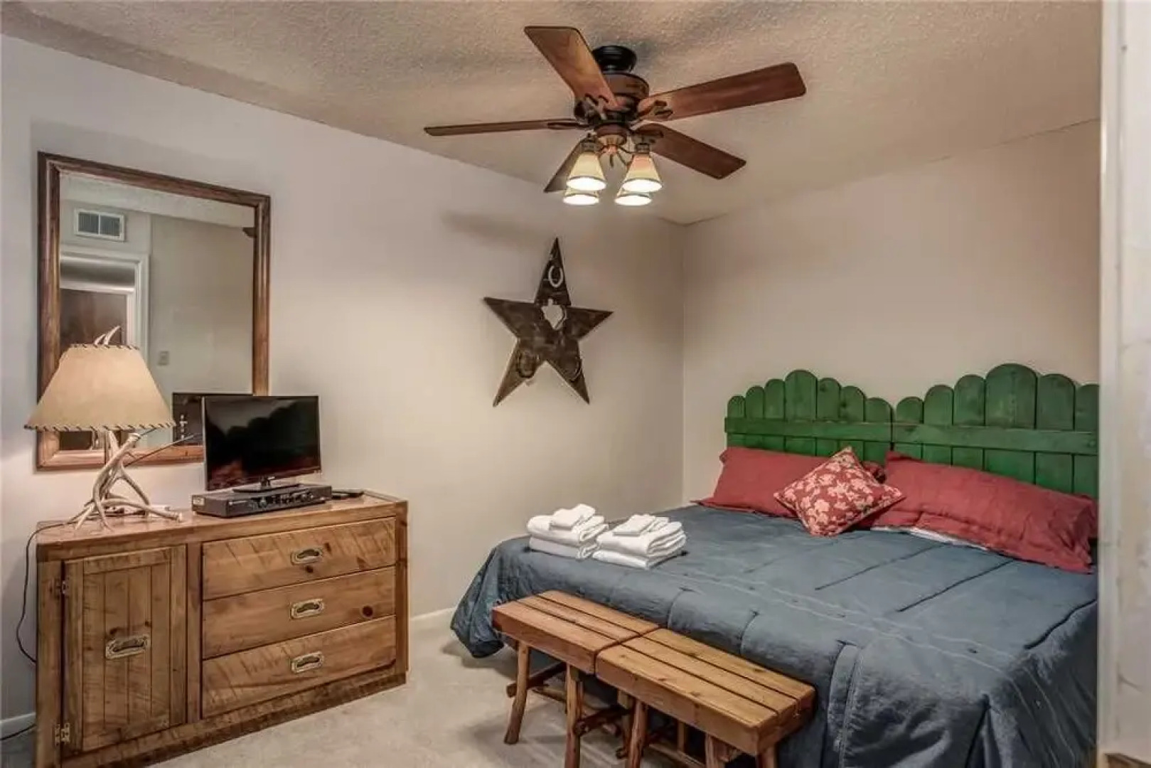 Holly Haven - Five Bedroom Cabin