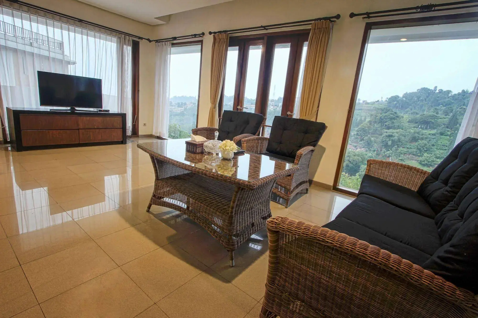Villa Kencana Syariah, 6 Bed KingSize, View Gunung