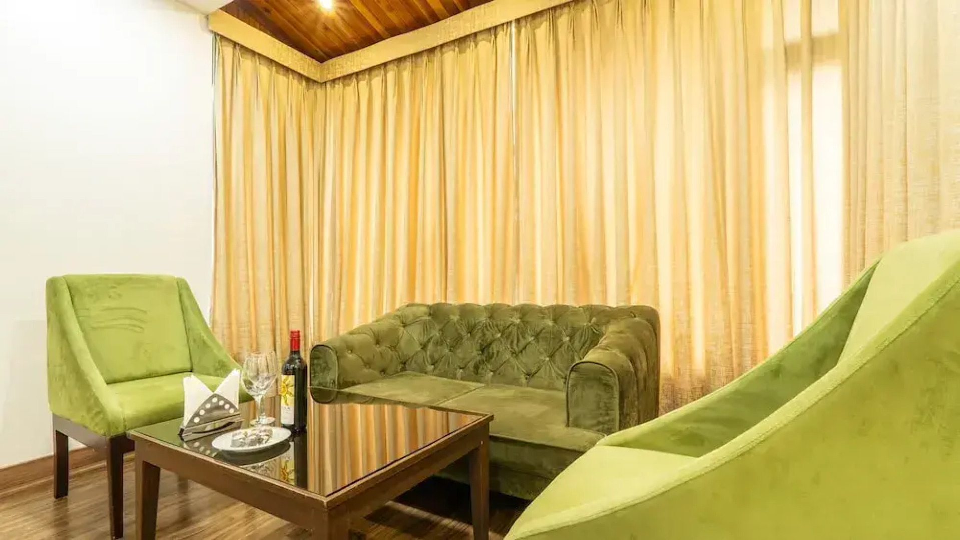 Woodrock Hotel Manali