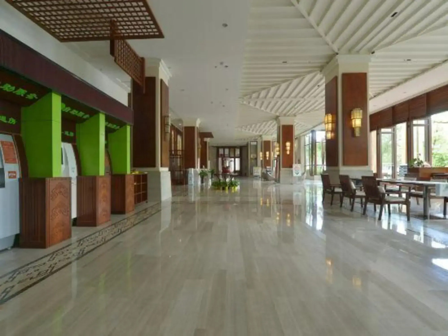 Zhujiang Crystal Hotel