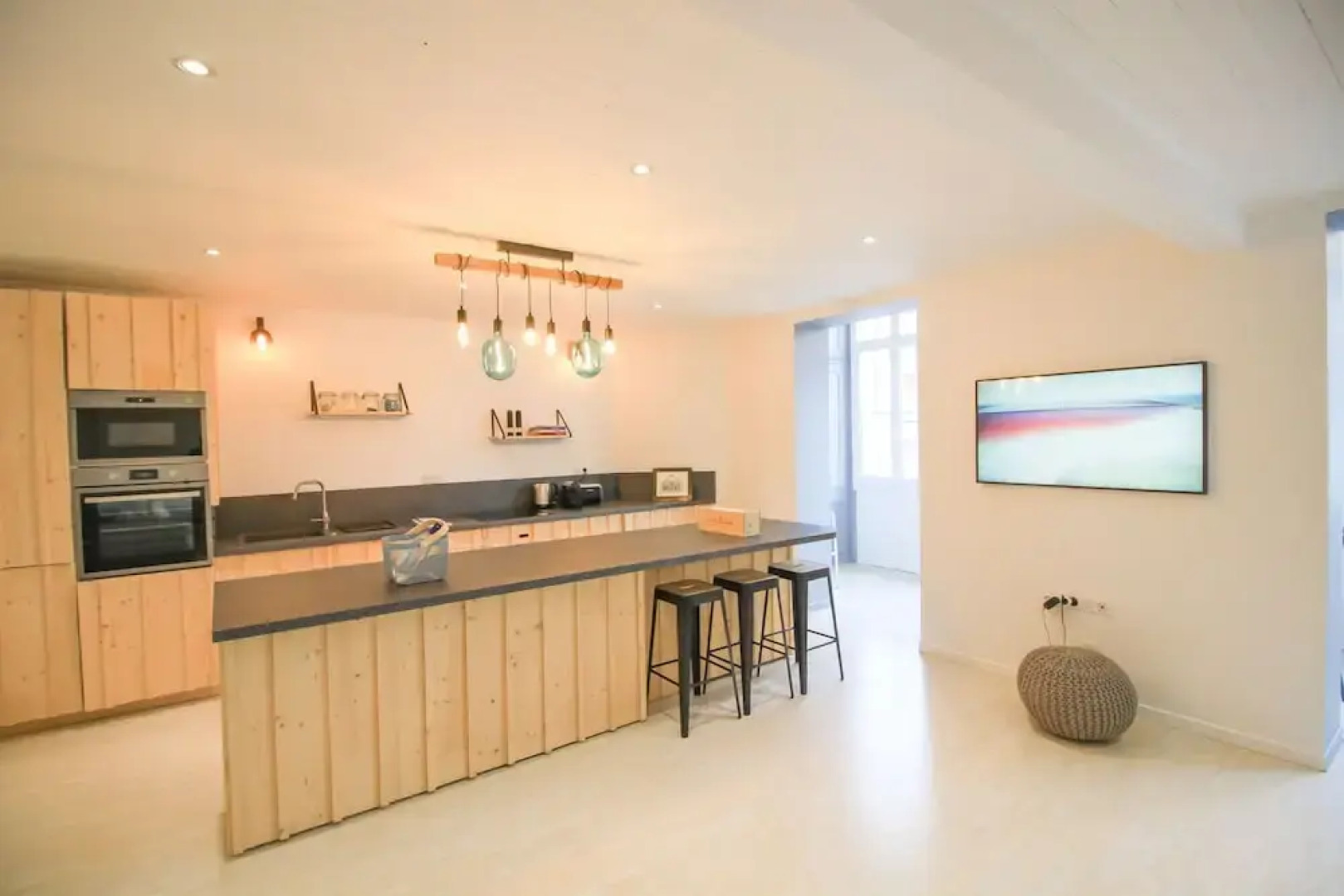 Maison bleue du bassin