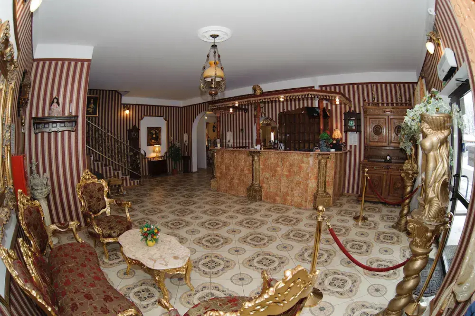 Hotel & Spa Antyczny Dwór