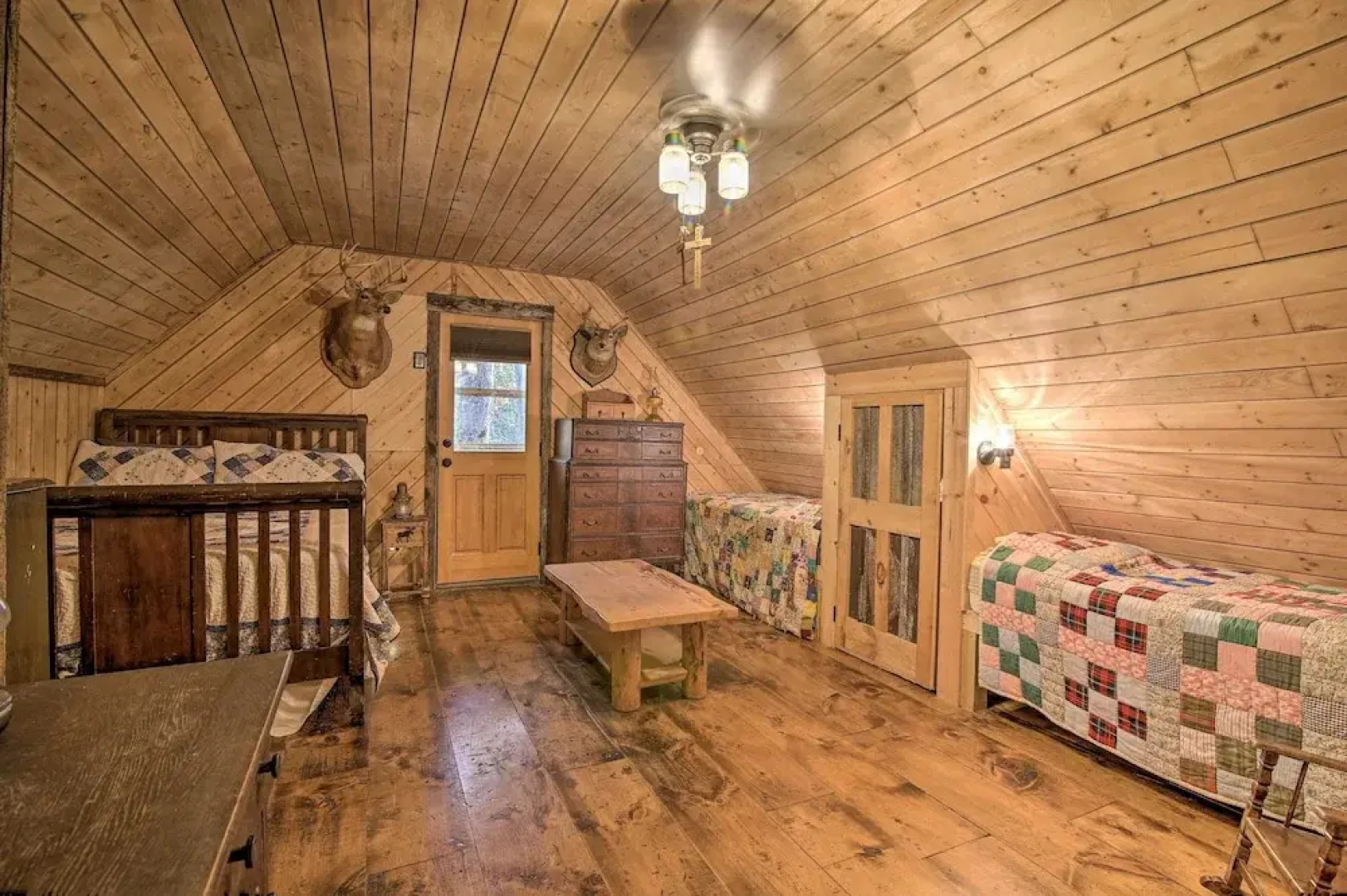 Tubes & Kayaks: 5-acre North Georgia Mtn Retreat