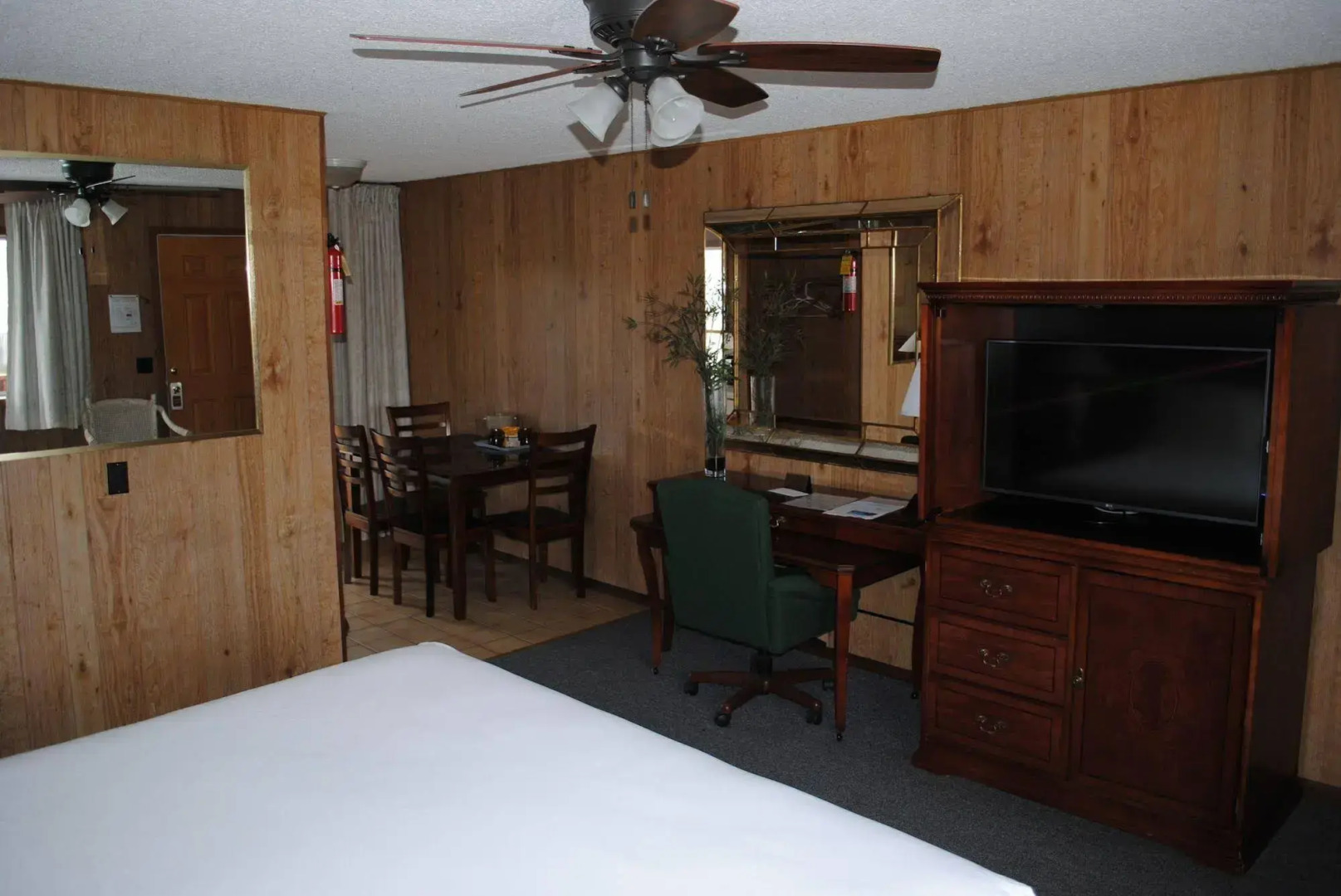 Daunt's Albatross Motel