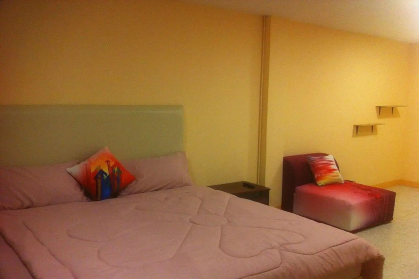 Lemon Tree Residence Sriracha