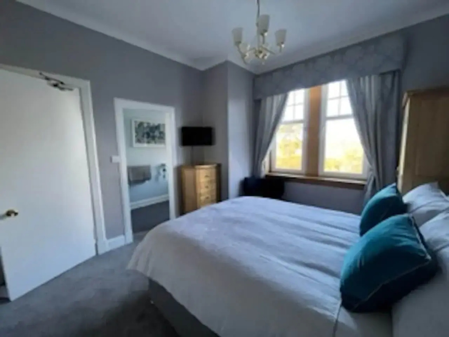 Pinewood Country House