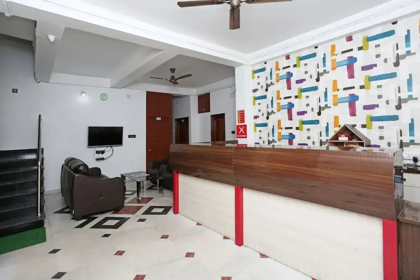 OYO 6680 Hotel Galaxy International