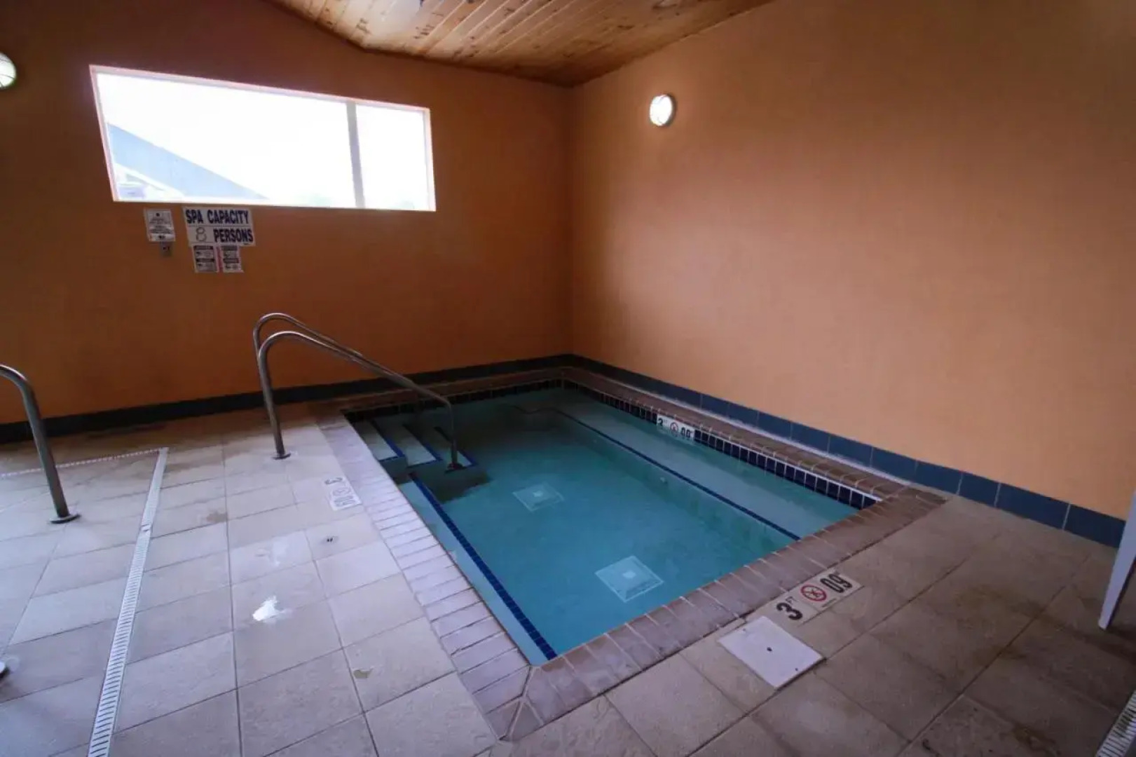 Canby Inn and Suites