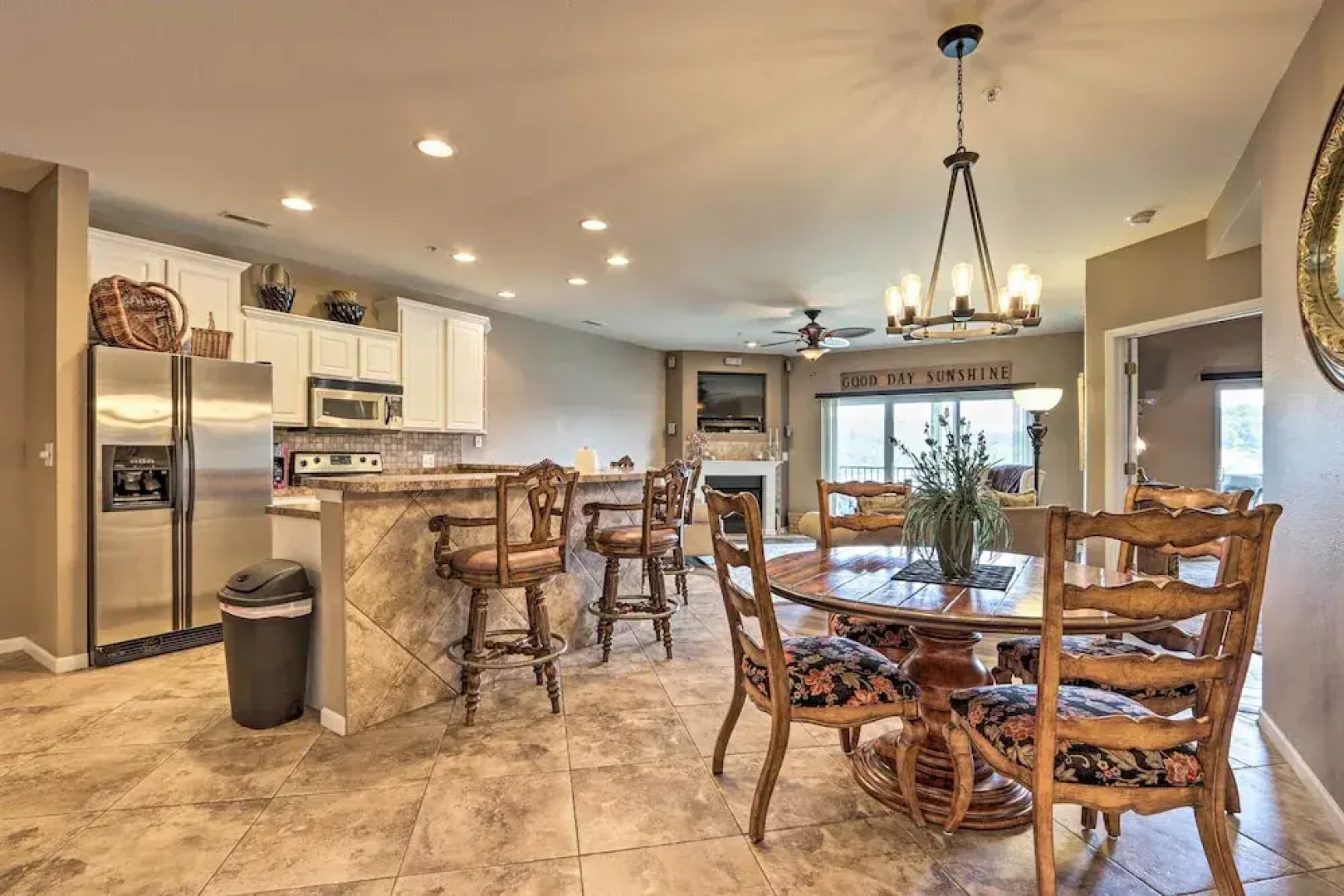 Lakefront Balcony + Pool Access: Camdenton Condo
