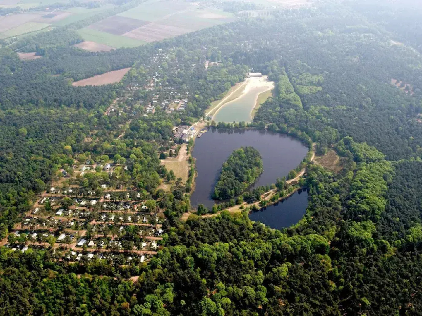 Modern Lodge With Dishwasher, Near Helmond