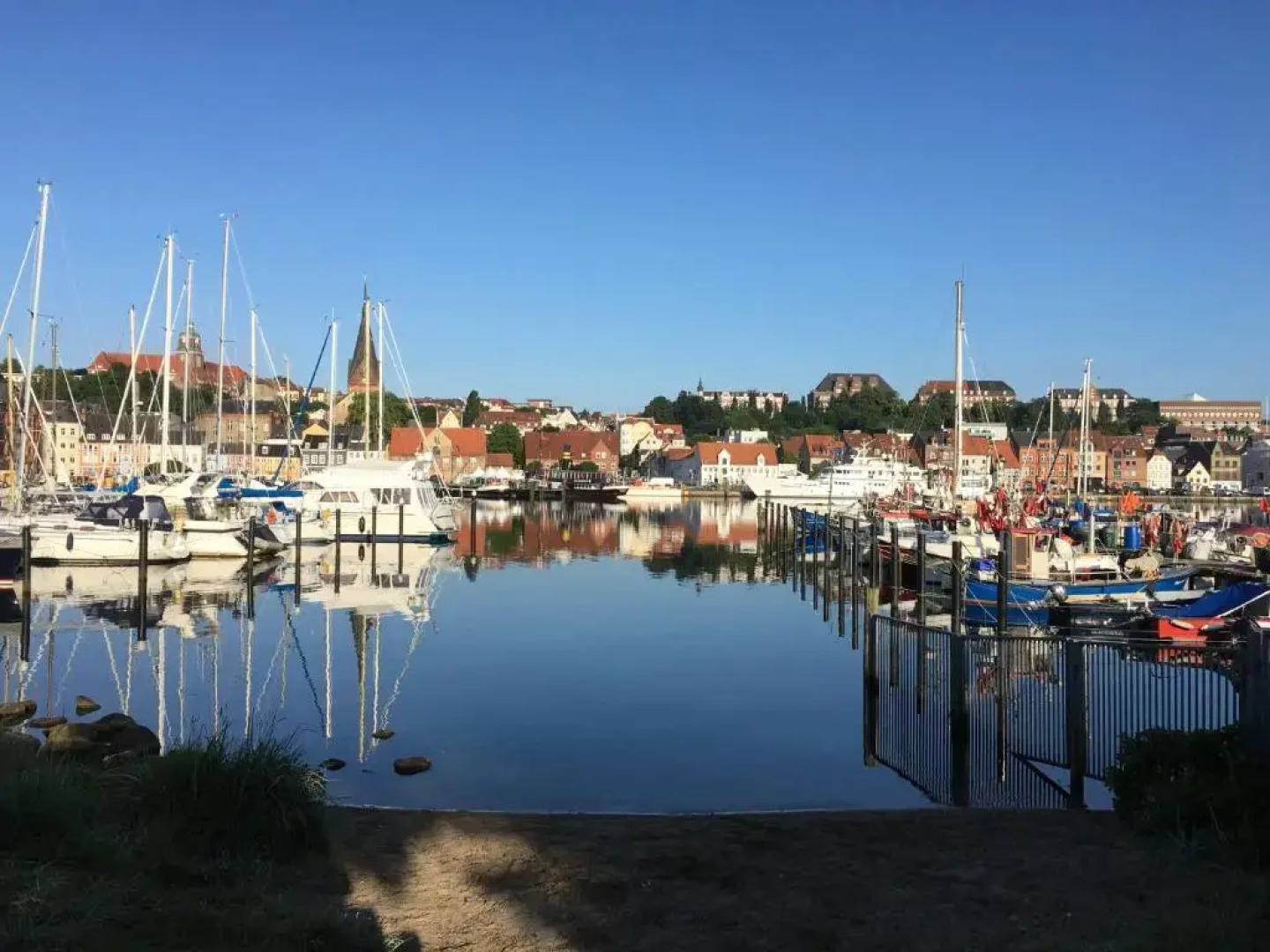 Zentrumsnahe Schone Altbauwohnung Bis 4 Personen