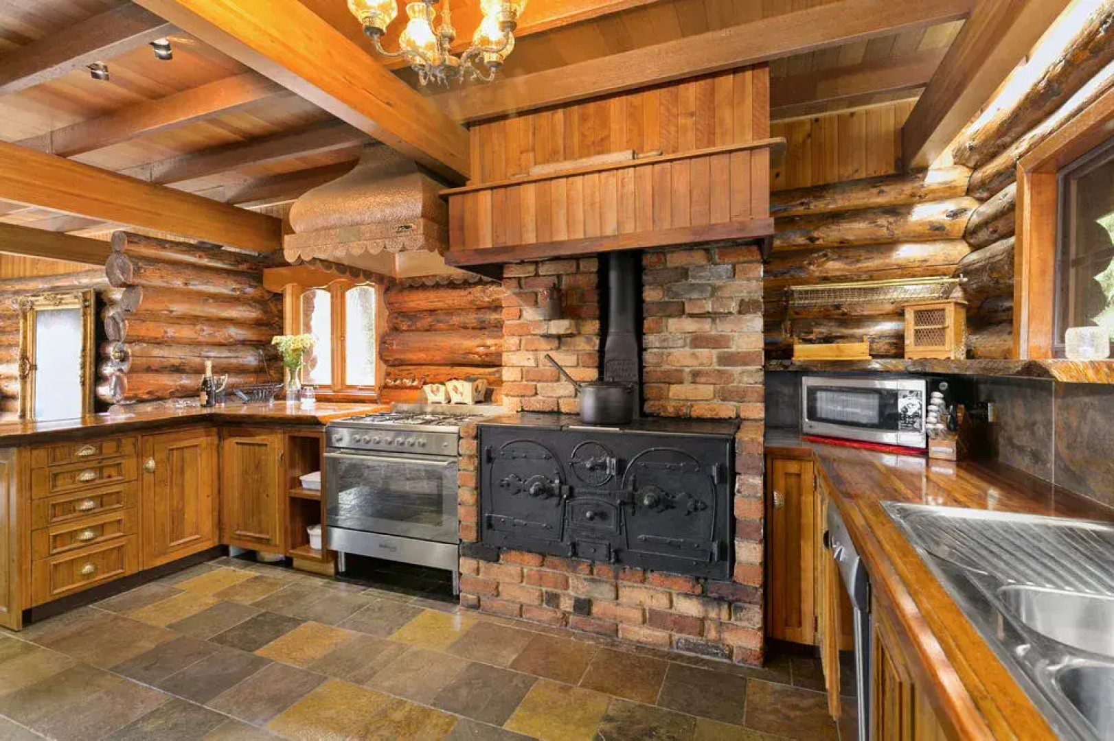 Eagles Nest Luxury Mountain Retreat