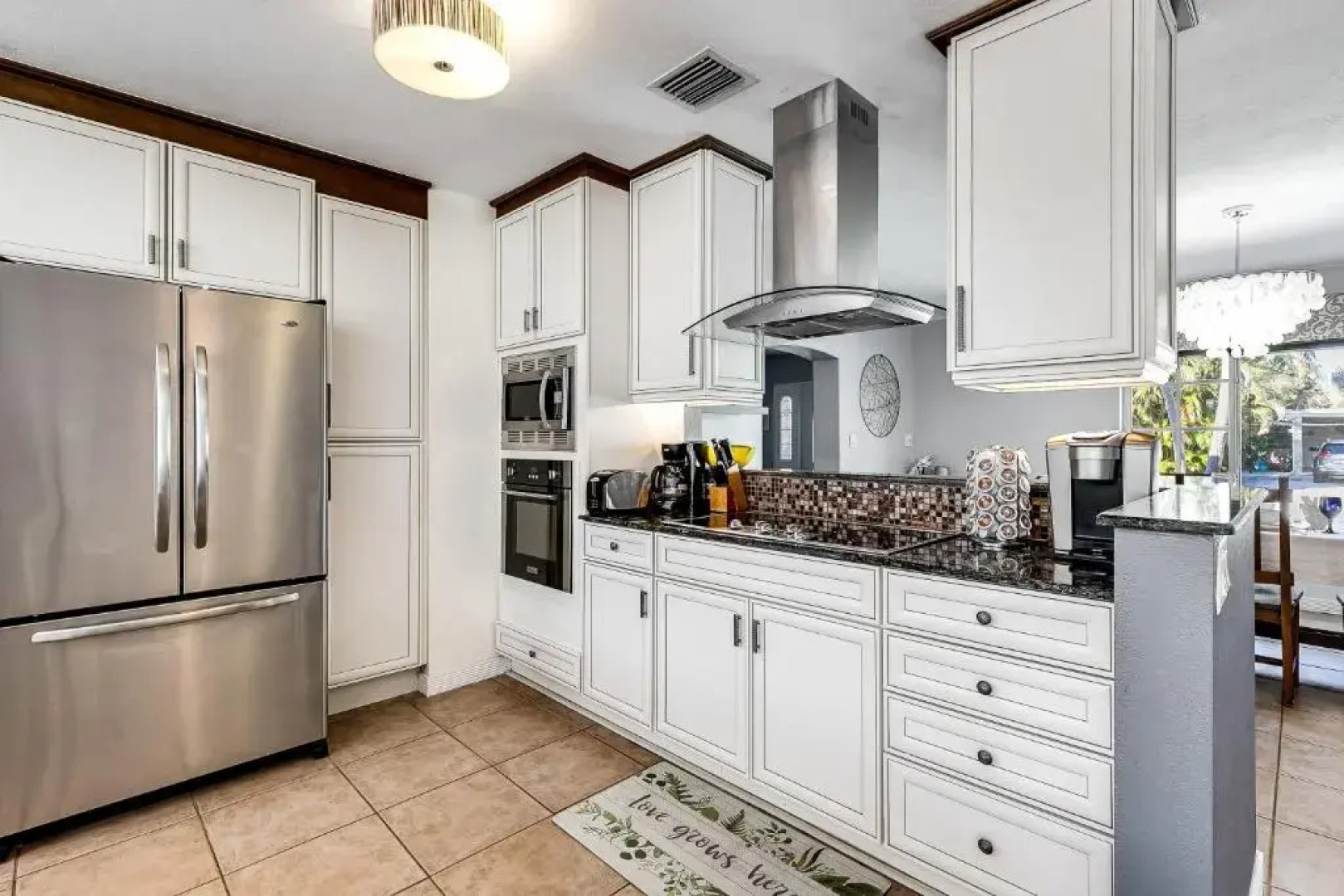 LUX 4 Bedrooms Private HTD Salt Water Pool With Concierge Service