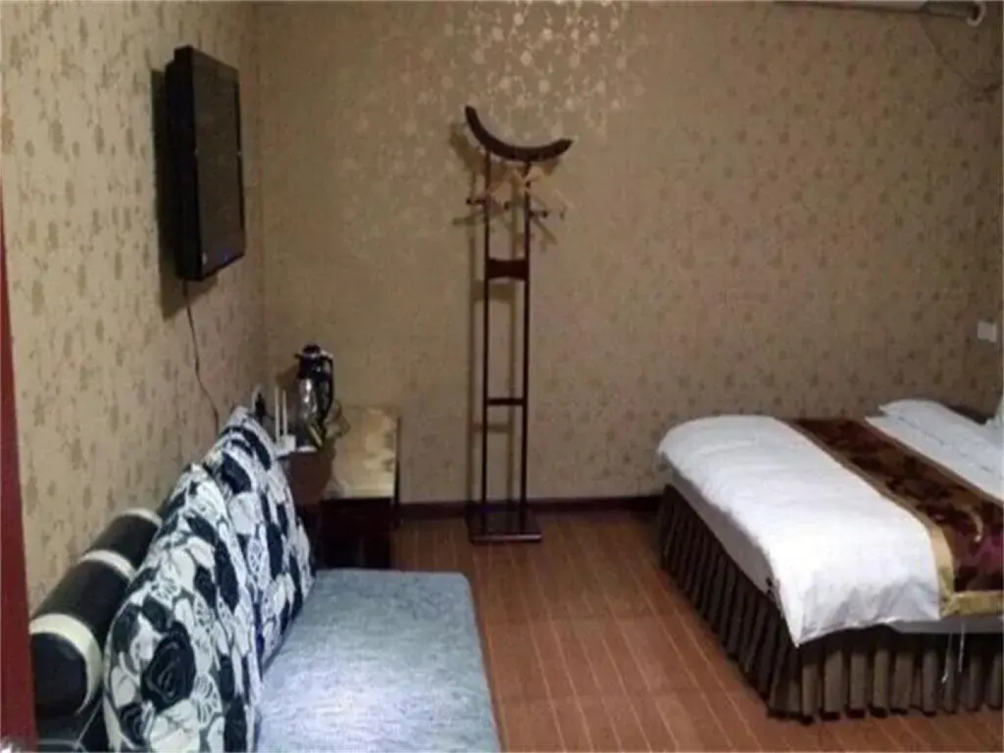 Yixin Business Hotel