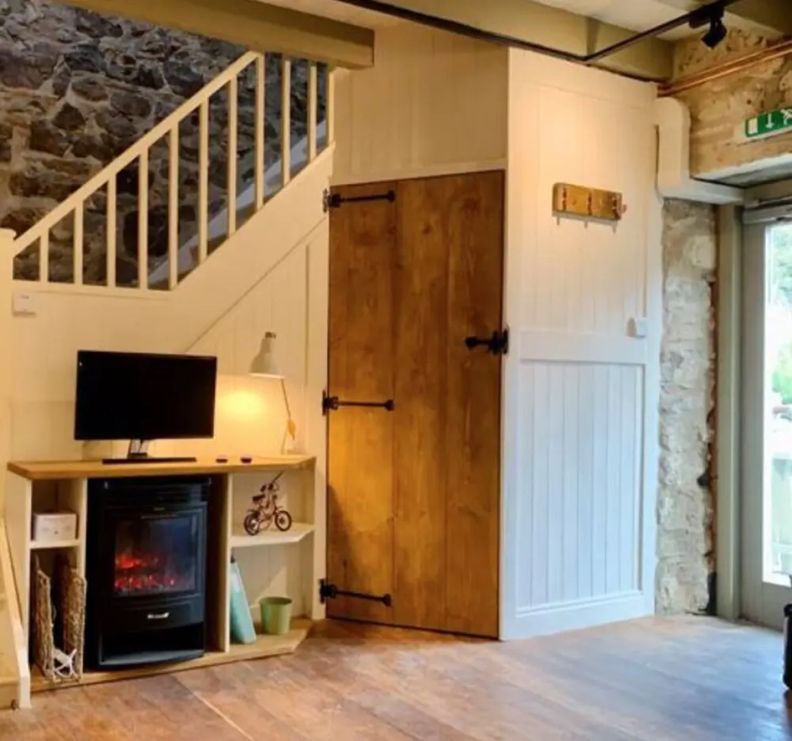 Mill End - Watermill Cottage Set in 30 Acres