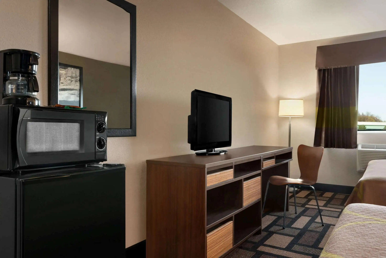 Super 8 by Wyndham Akron S/Green/Uniontown OH