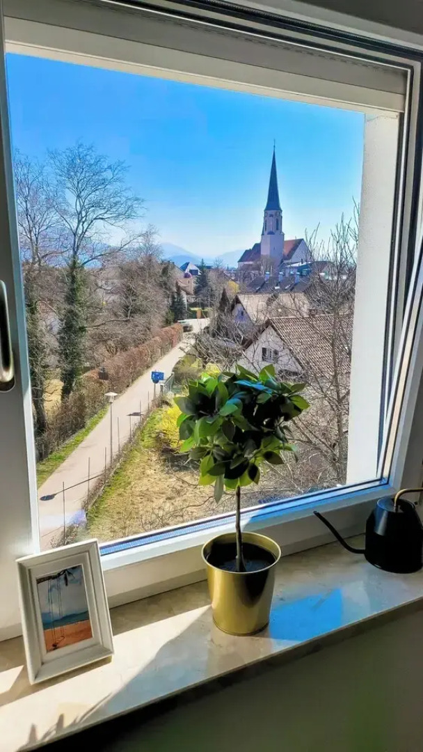 DG Rechts 40m 2-Zimmer Wohnung