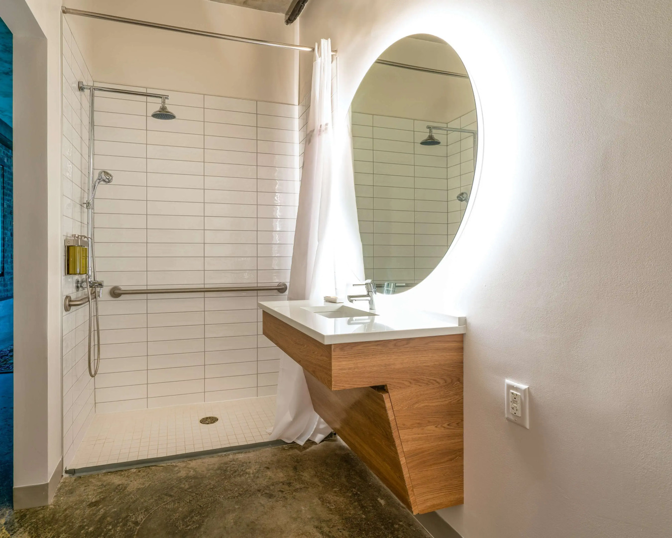 The Loom Hotel, Tapestry Collection by Hilton