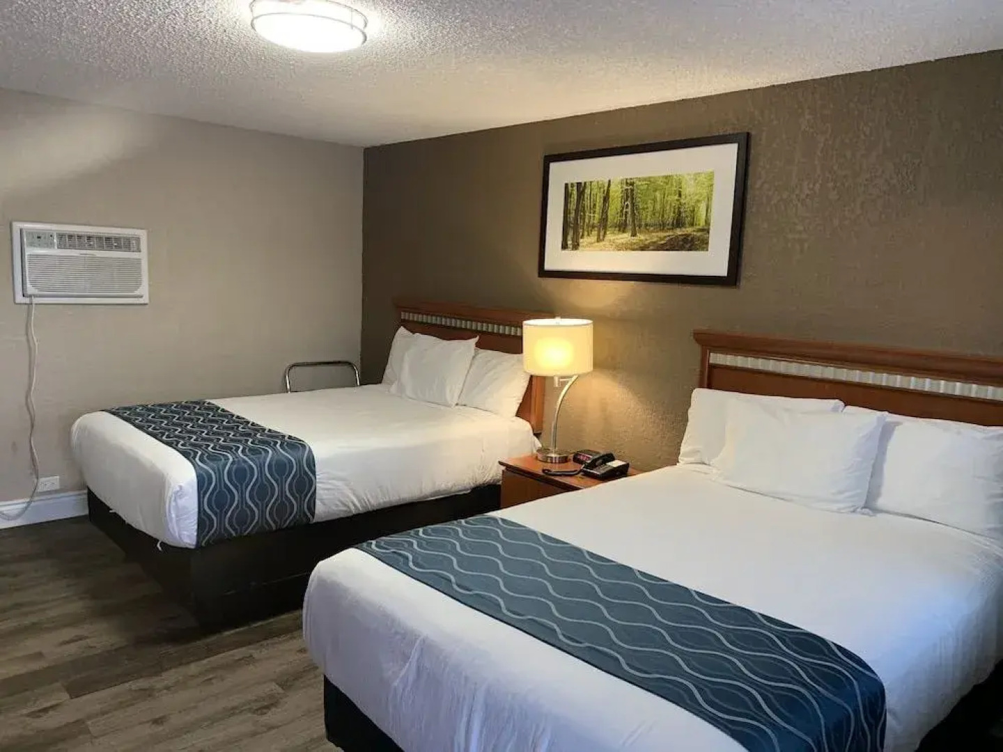 Champlain Motor Inn