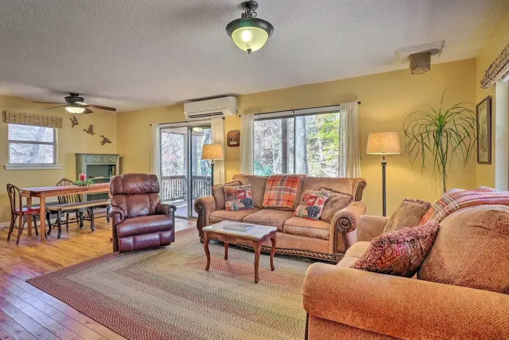 Creekside Retreat w/ Deck, 18 Miles to Wolf Ridge