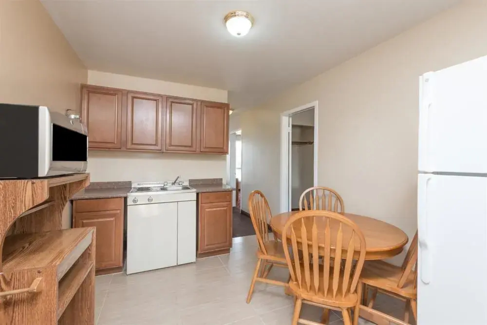 Borden Inn & Suites