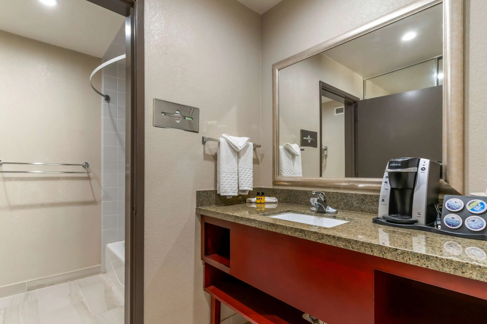 Best Western Plus Forest Park Inn