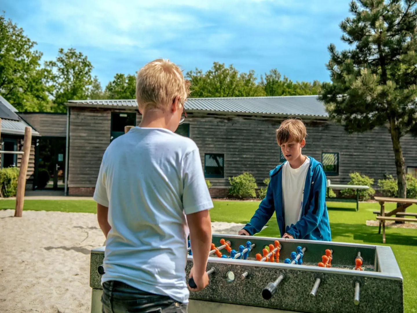 Wooden Lodge Near Three National Parks