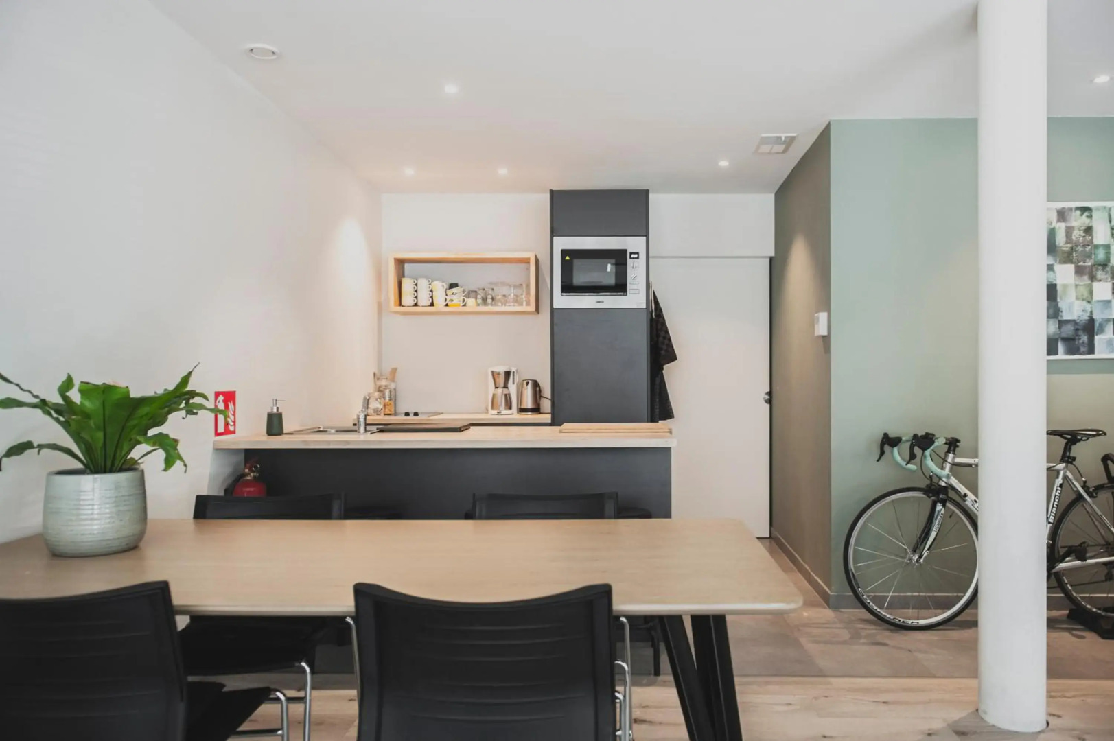 Het Oplaadpunt: bed, bike, hike, 8-12 p.