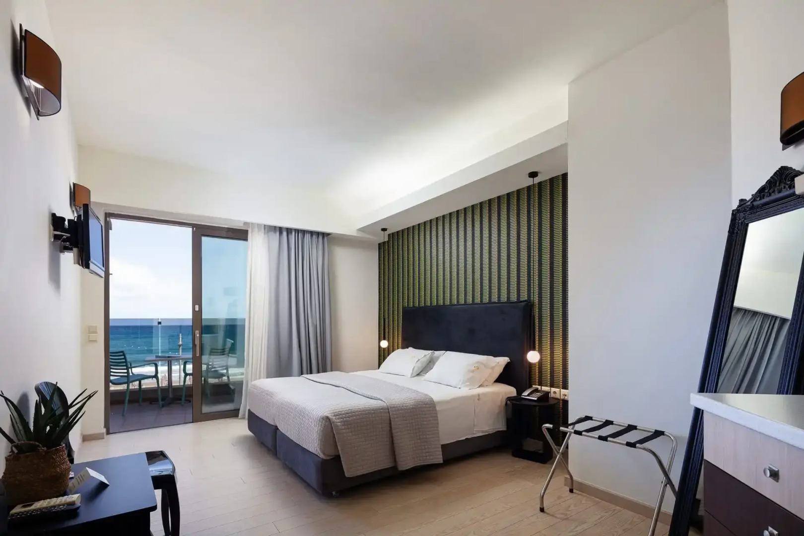 Steris Elegant Beach Hotel