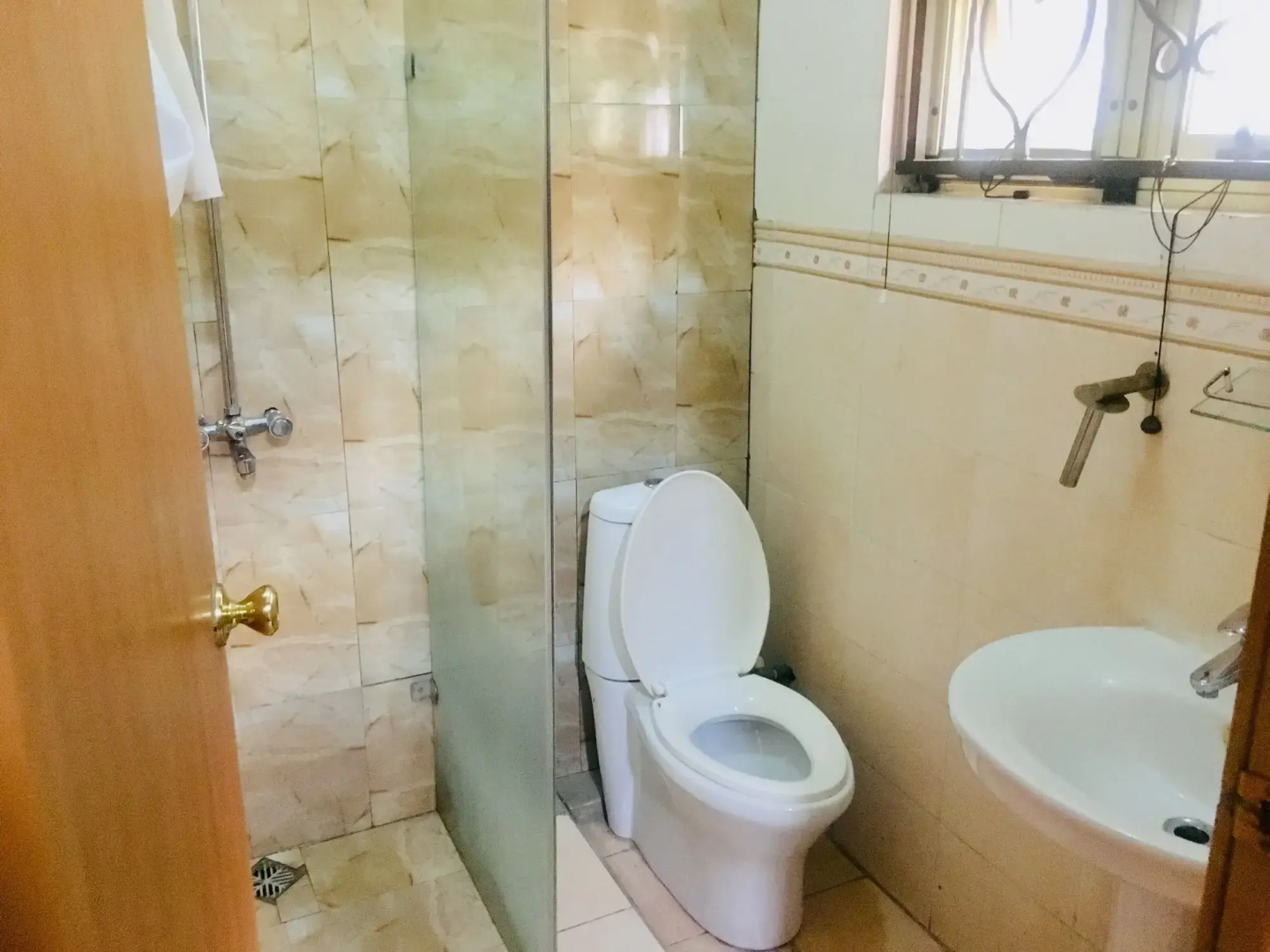 Topaz Luxury Suites & Apartments