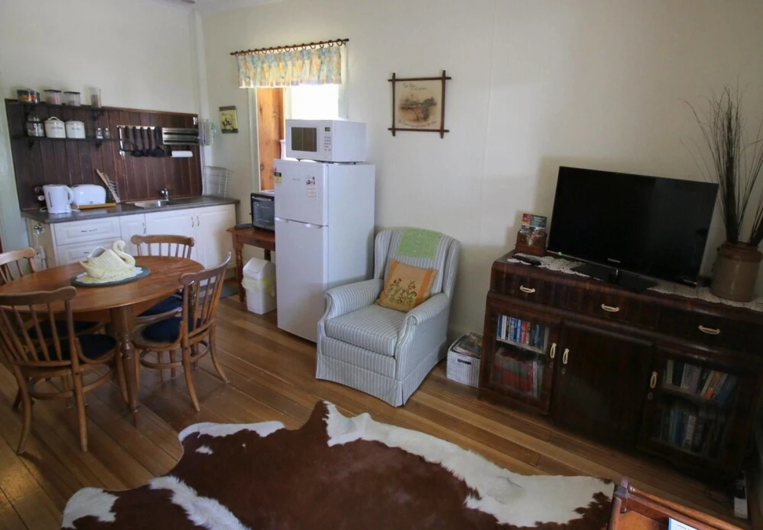 Christopher Hall's Colonial Accommodation