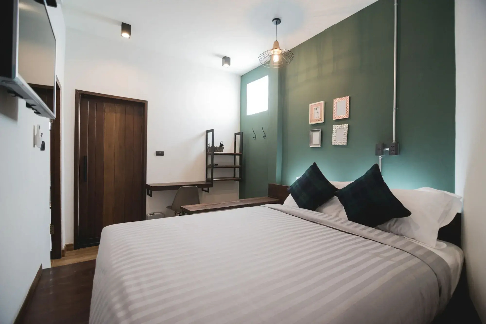 Chernchan Hostel