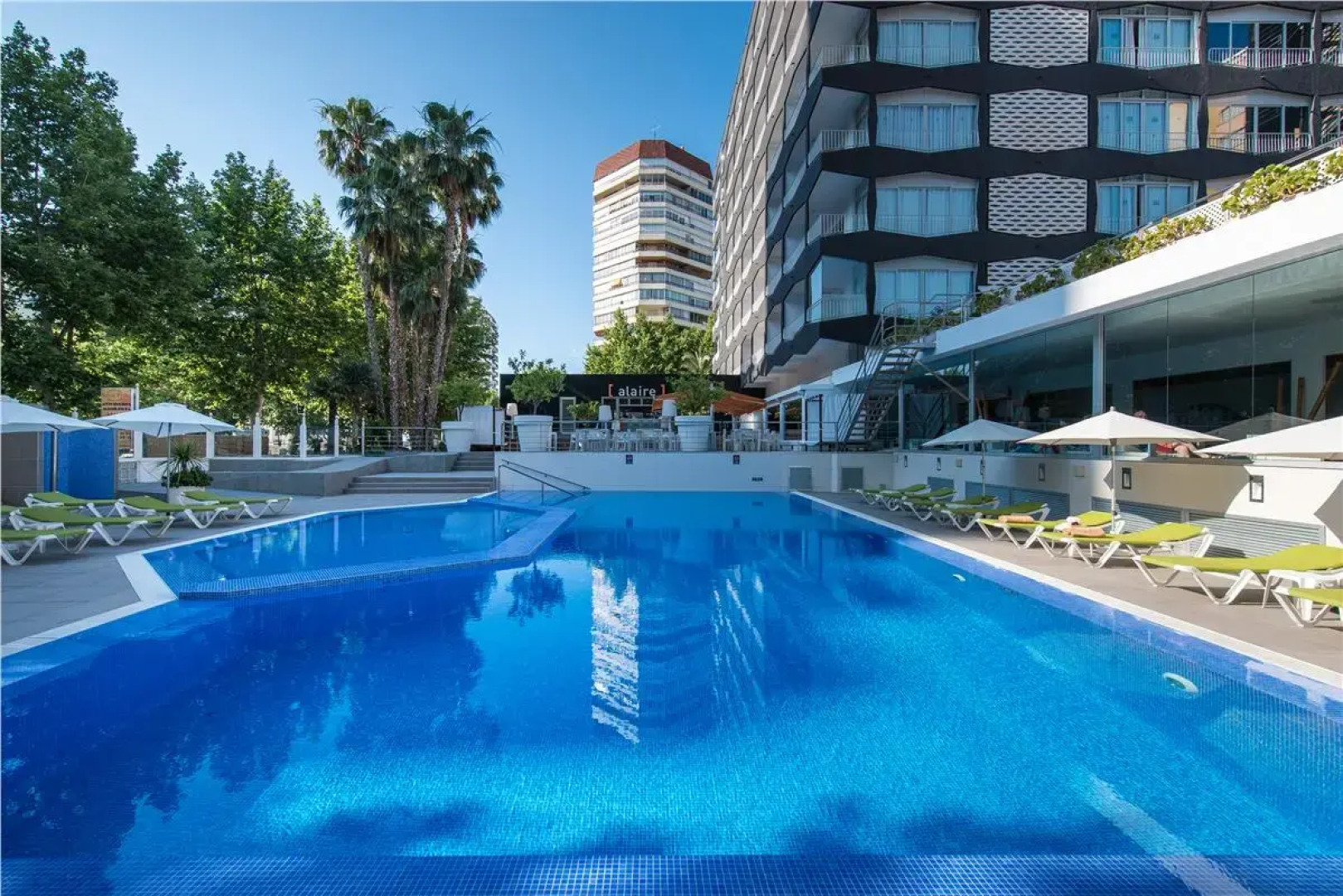 Belroy Hotel and Apartments