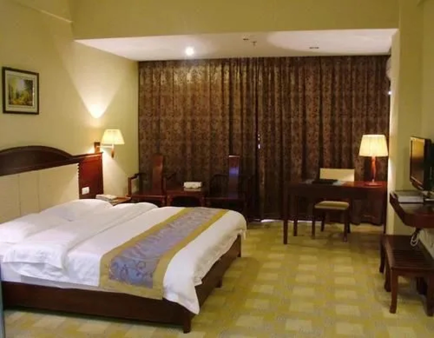 Qinzhou Lingshan Zhengjiu Hotel