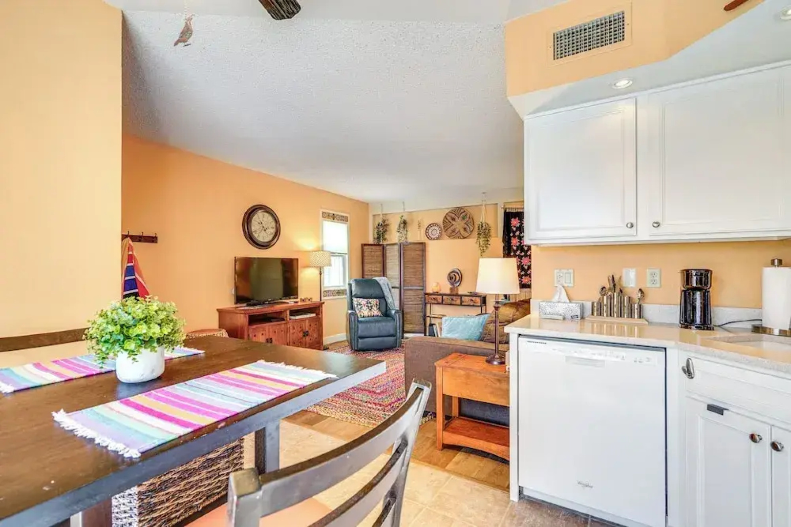 Charming Green Valley Townhome w/ Community Pool!