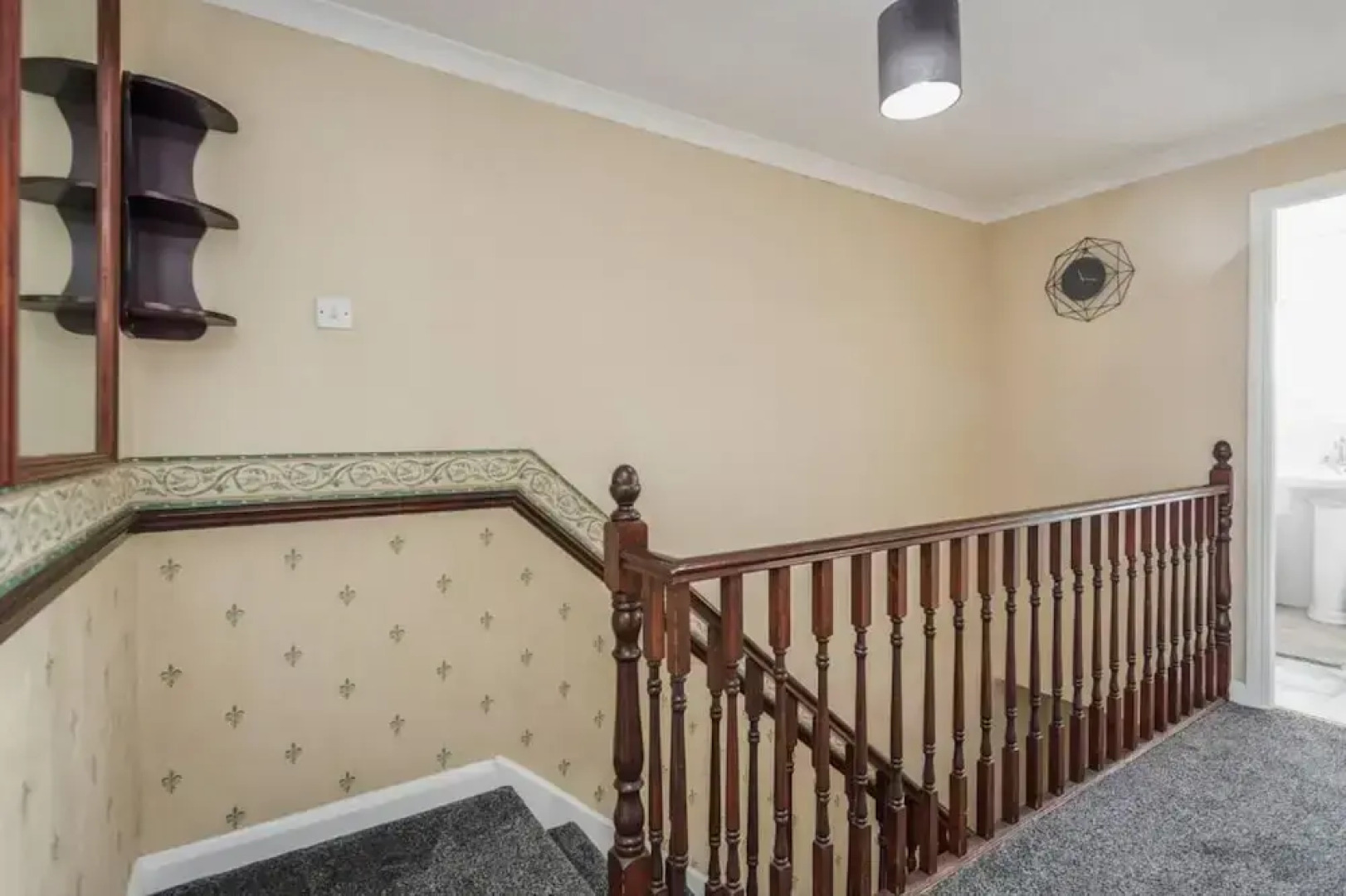 Cosy 3 Bedroom Home With Wifi, Parking & Garden