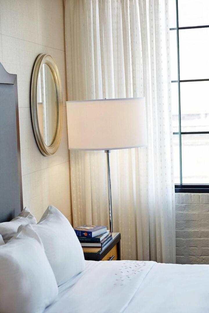 Renaissance New Orleans Arts Warehouse District Hotel