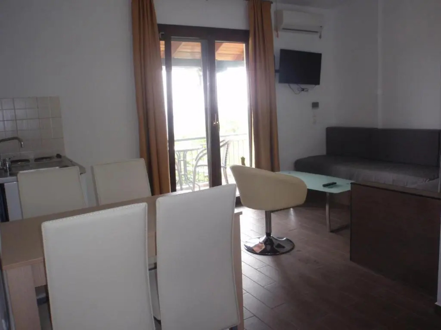 Petrouda's Apartments