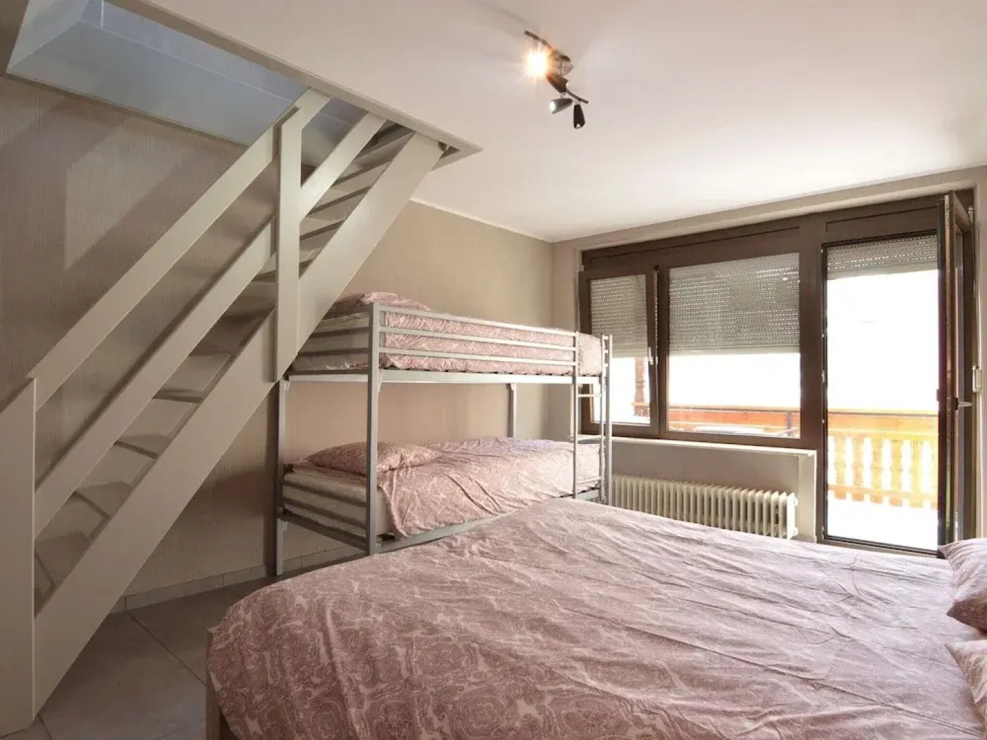 Modern and Comfortable Apartment Close to the Mosel, Shops and Restaurants