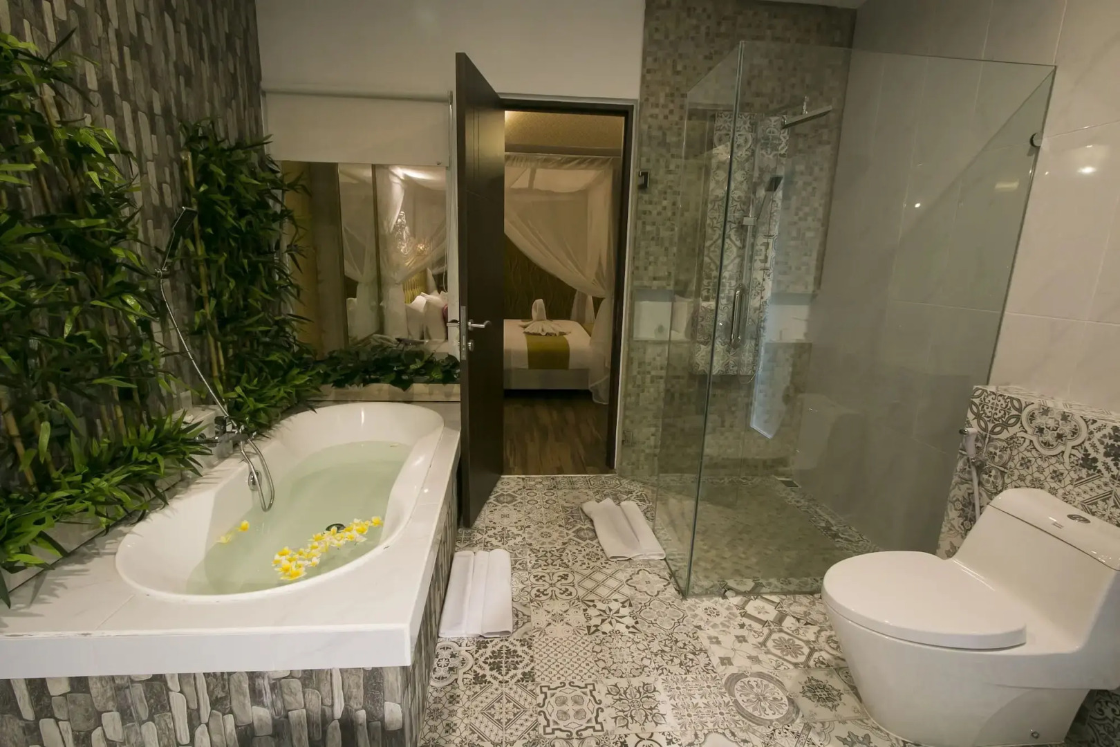 Flamingo Dewata Suite