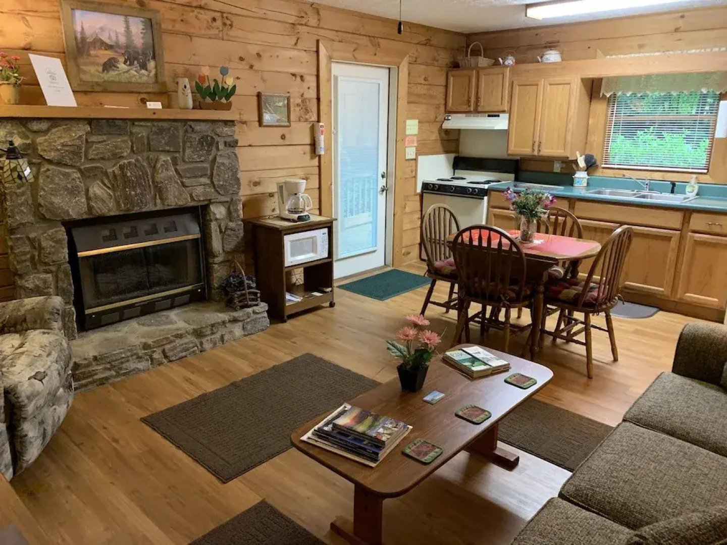 Misty Creek Log Cabins