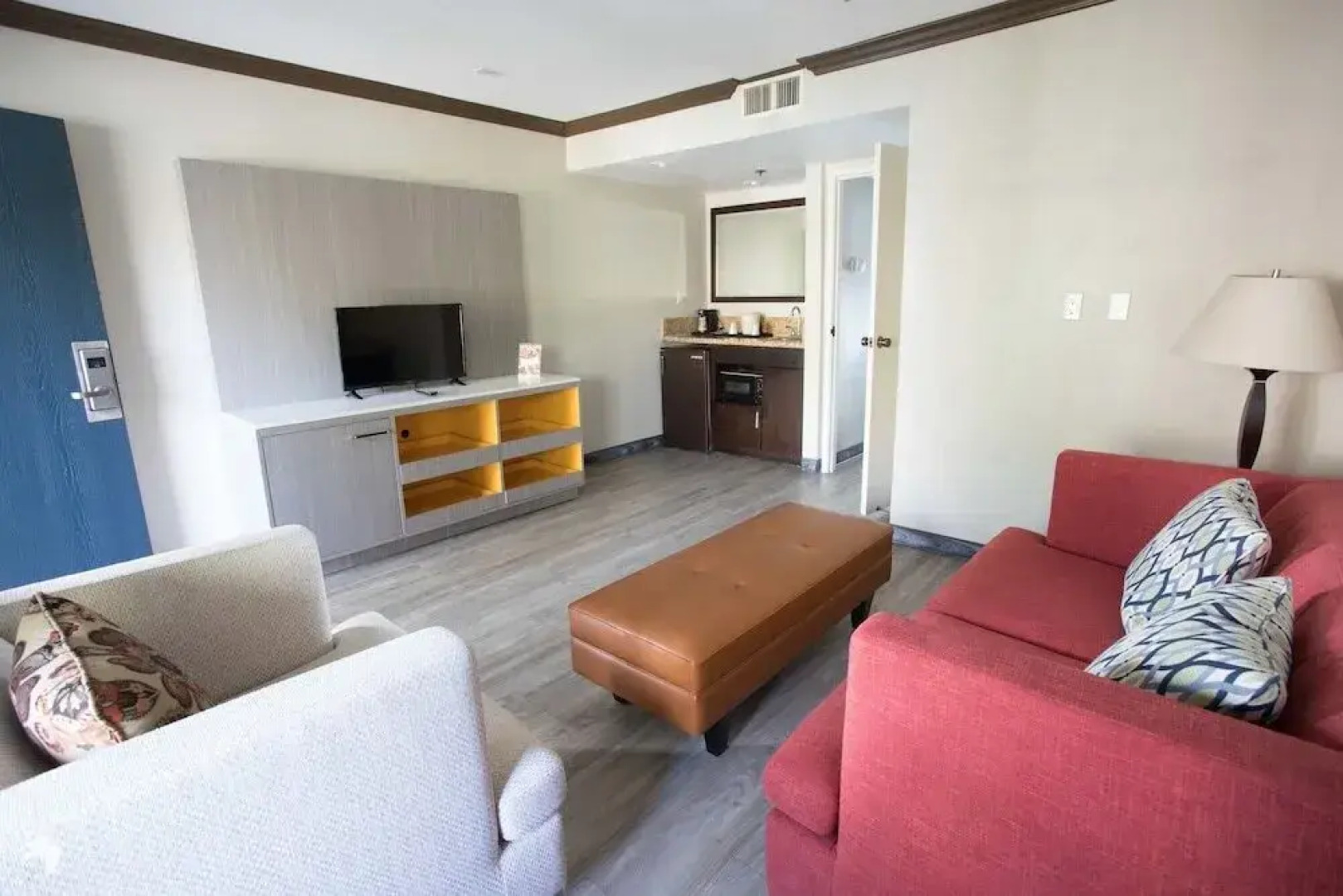 Radisson Suites Covina