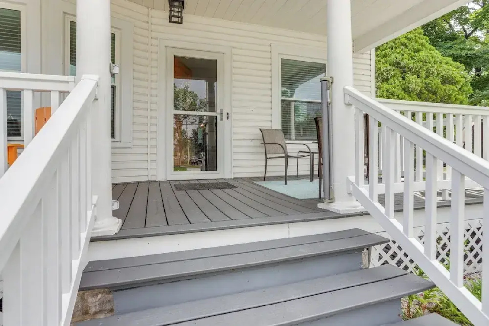 3 Mi to Cedar Point: Sunny Sandusky Home w/ Yard