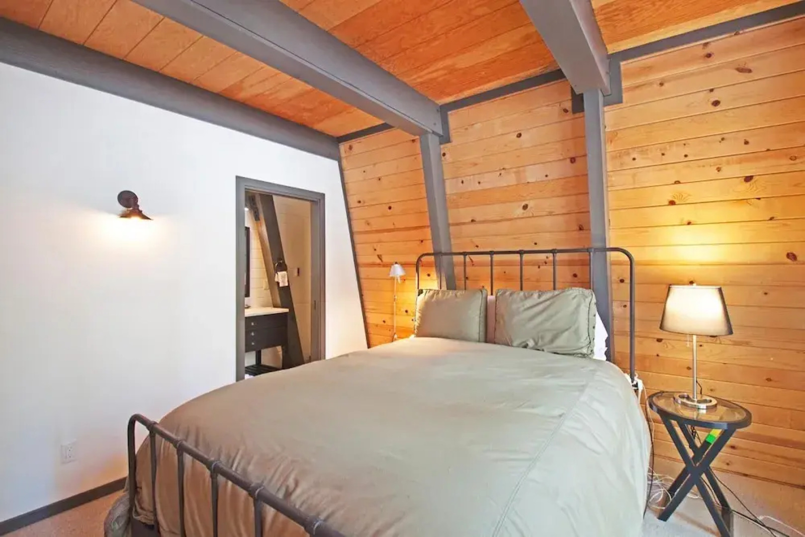 Aplin Base Camp House 3 Bedrooms 2.5 Bathrooms Home