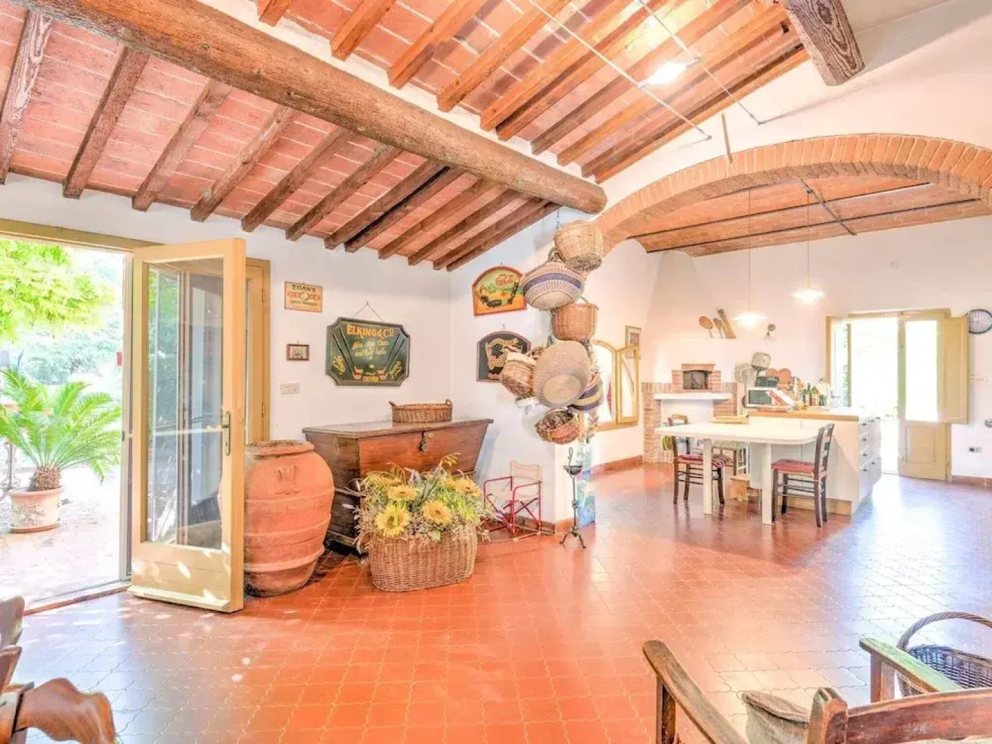 Hilltop Holiday Home in San Miniato with Hot Tub