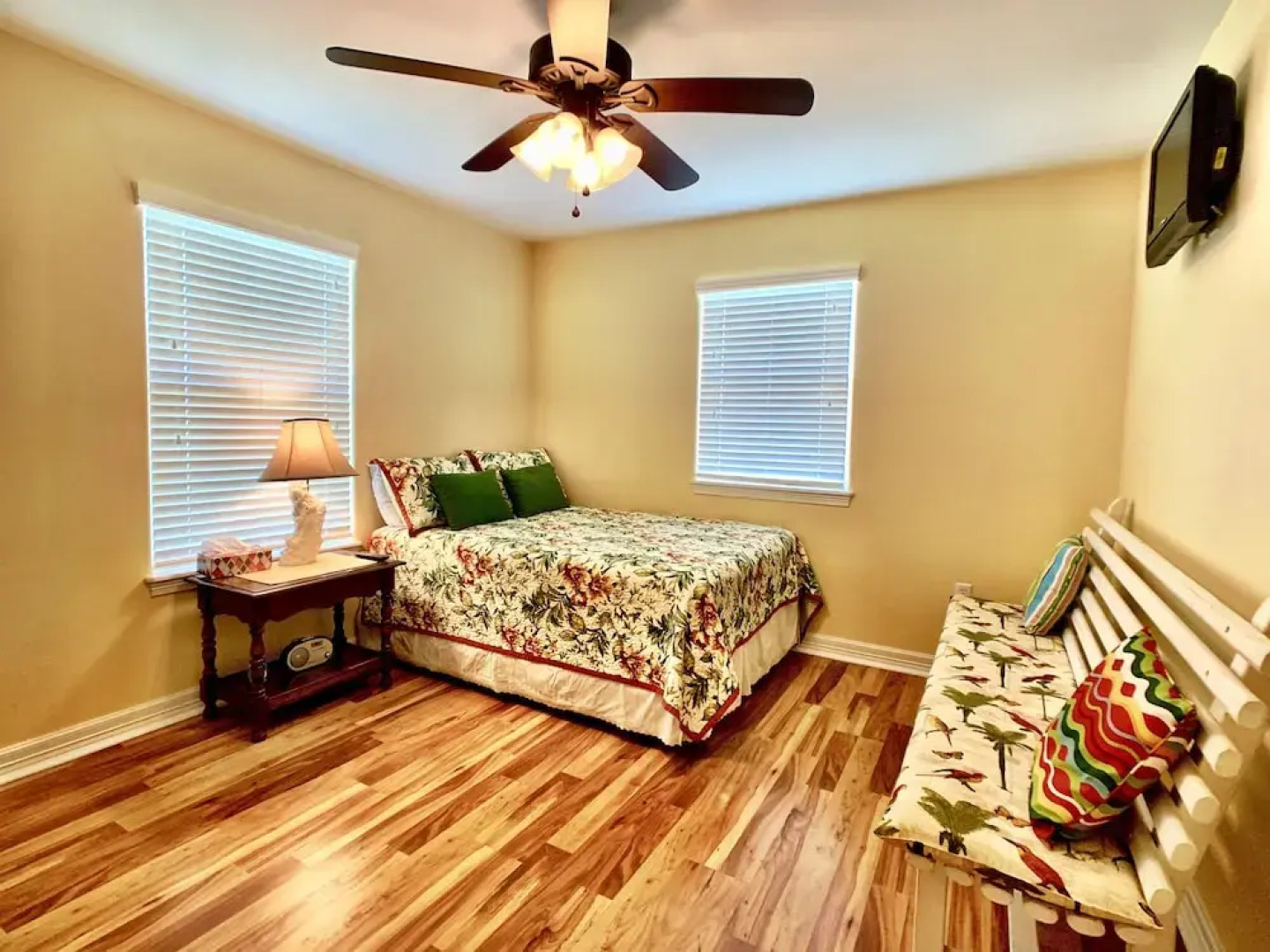 Mi Casa Del Mar 2 Bedroom Home by RedAwning