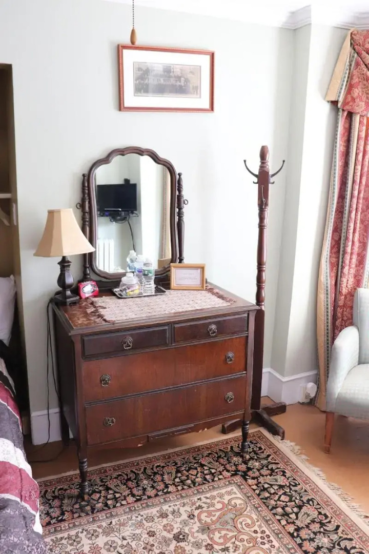 Reynolds House Inn & Motel