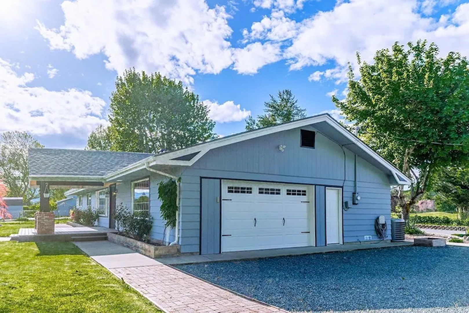 Racing Horse Ranch with Unlimited Golf