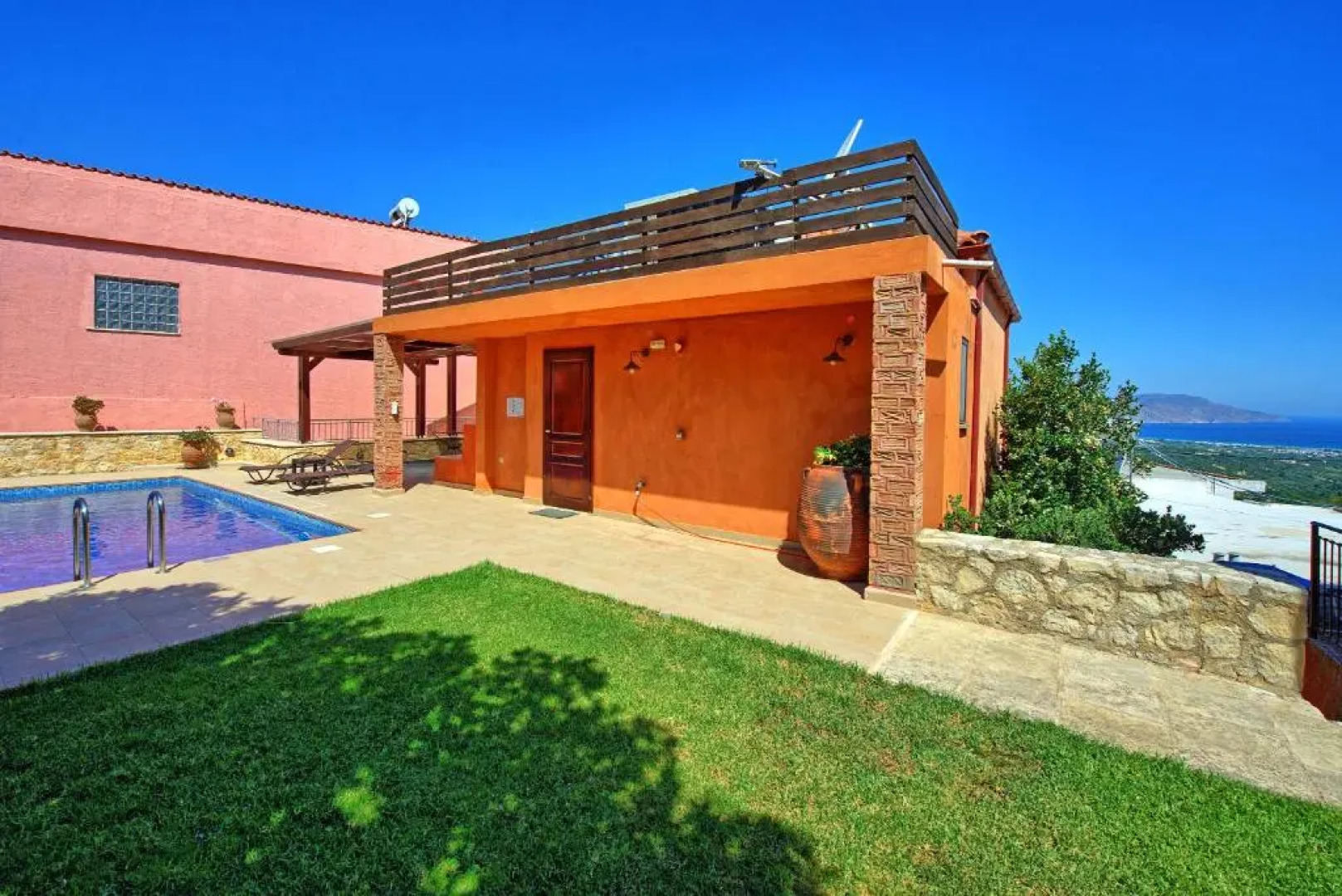 Villa Rodanthi by MediterraneanVillas