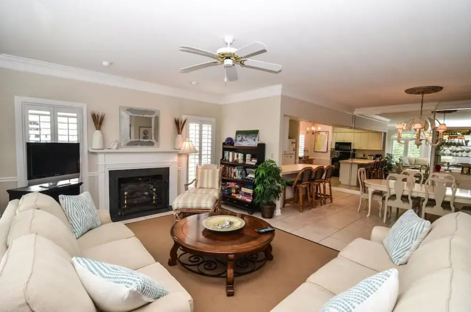 605 MLV Blythe 3 Br Villa by RedAwning